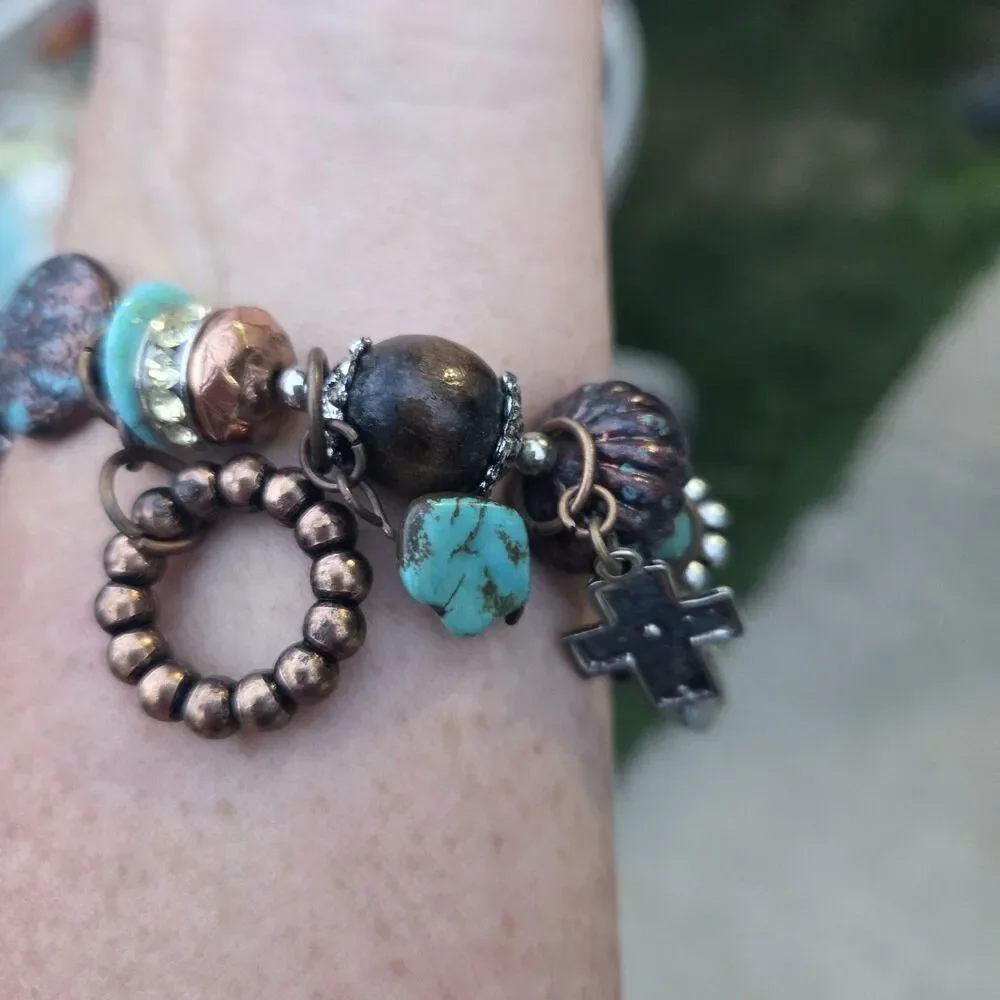 VTG Western Chunky Stretch Bracelet Turquoise Blue Beads Charms Horseshoe Cross